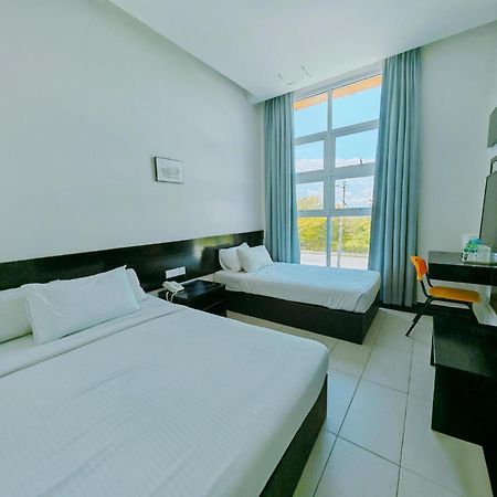 Citrine Hotel Seri Iskandar Dış mekan fotoğraf
